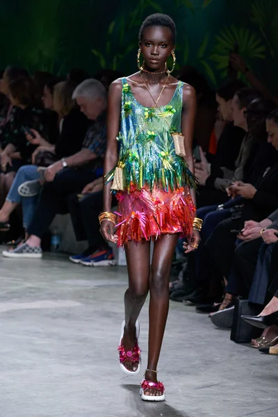 Look 48